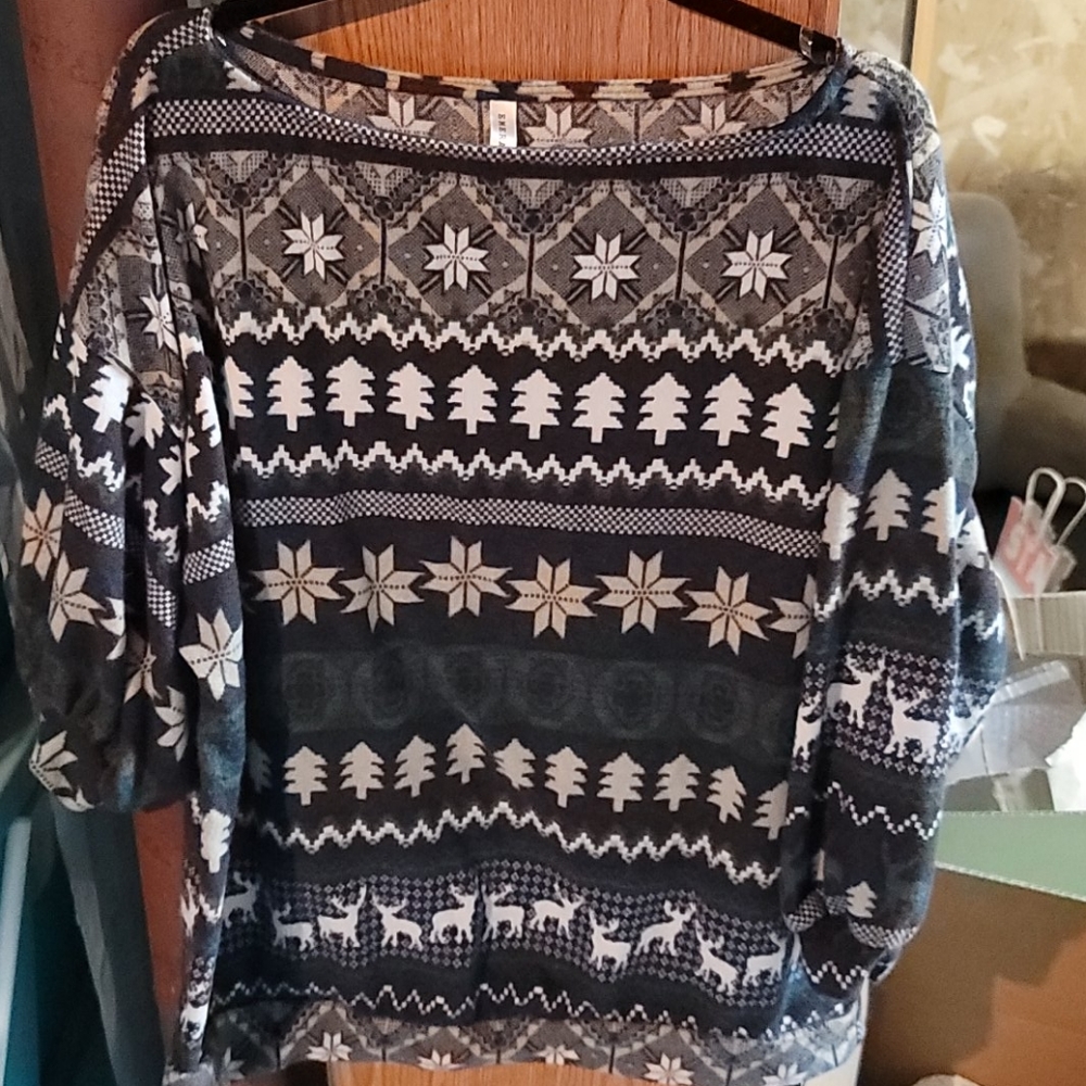 Holiday sweater 2xl